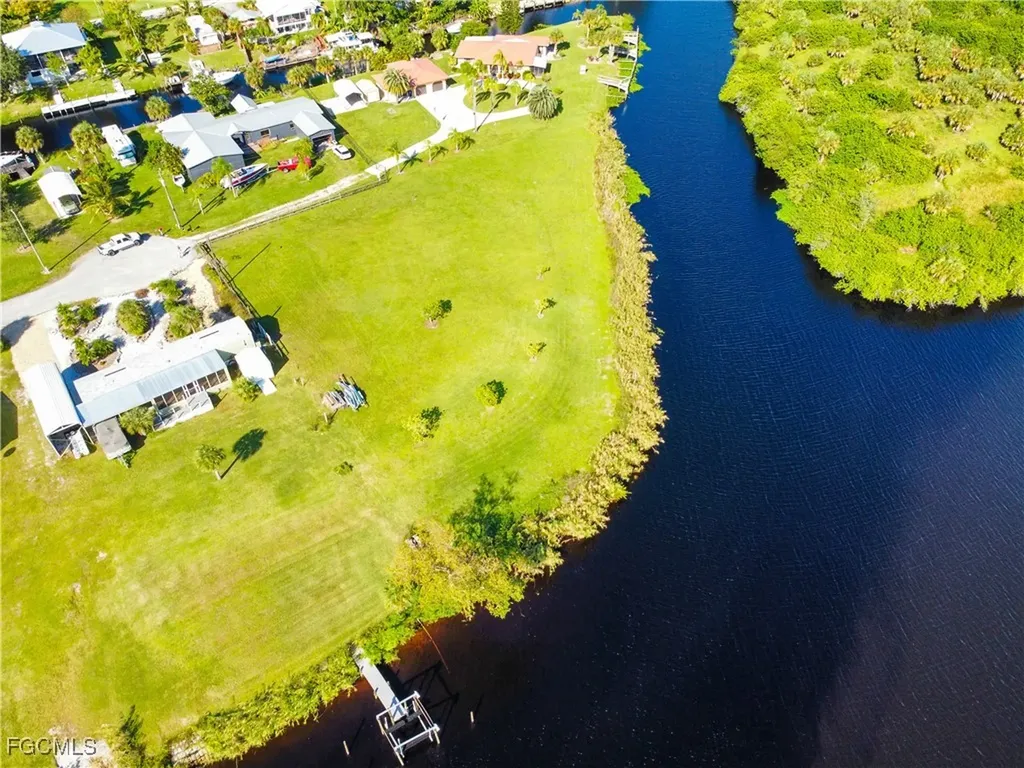 1106 E Anchor Lane Moore Haven FL 33471