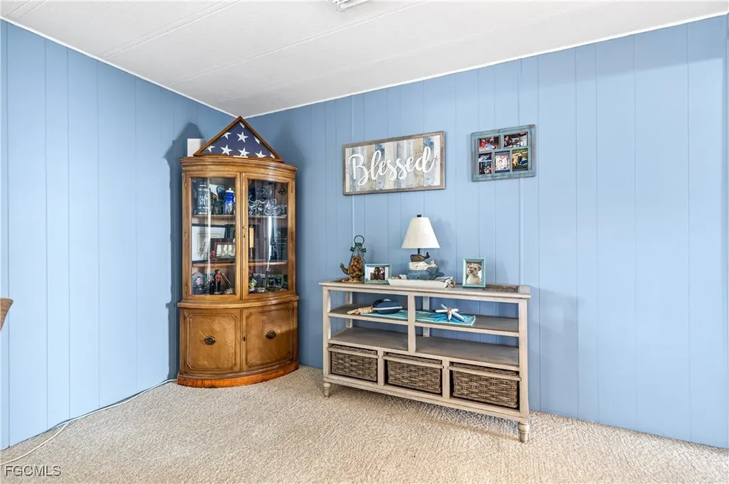 16033 Hibiscus Way North Fort Myers FL 33903