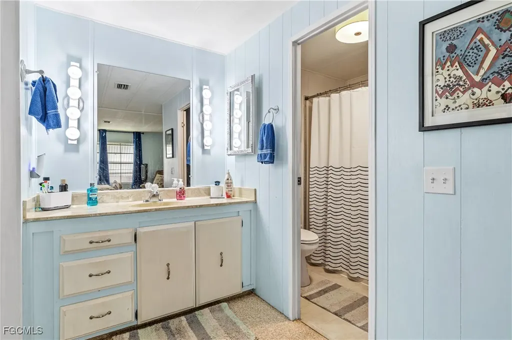 16033 Hibiscus Way North Fort Myers FL 33903