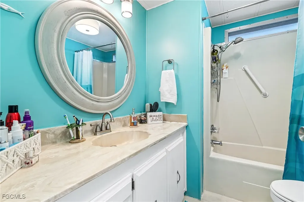 16033 Hibiscus Way North Fort Myers FL 33903