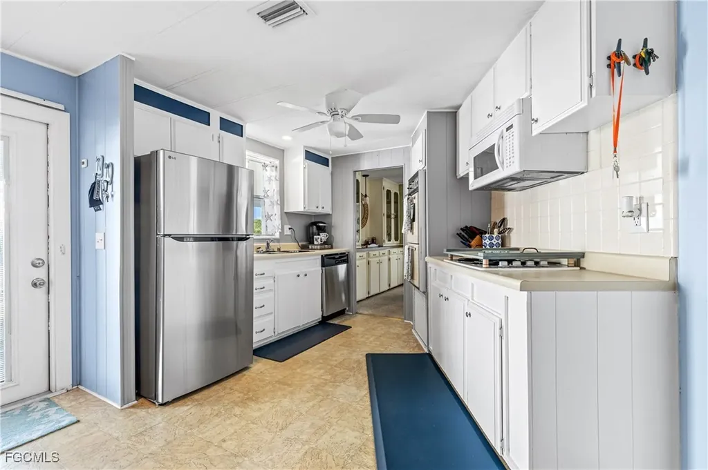 16033 Hibiscus Way North Fort Myers FL 33903