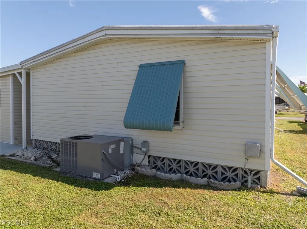 16033 Hibiscus Way North Fort Myers FL 33903