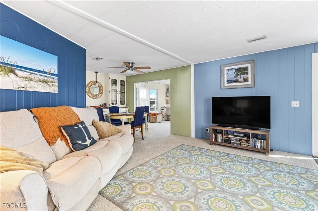 16033 Hibiscus Way North Fort Myers FL 33903