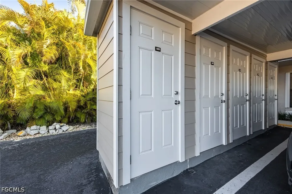 912 SW 48th Terrace Cape Coral FL 33914