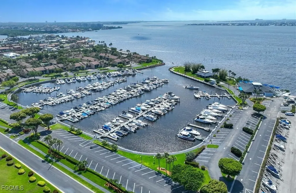 4210 Steamboat Bend Fort Myers FL 33919