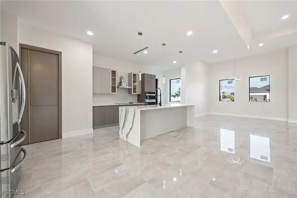 3232 NW 21st Street Cape Coral FL 33993