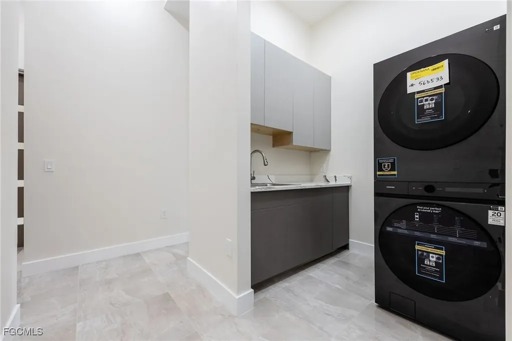 3232 NW 21st Street Cape Coral FL 33993