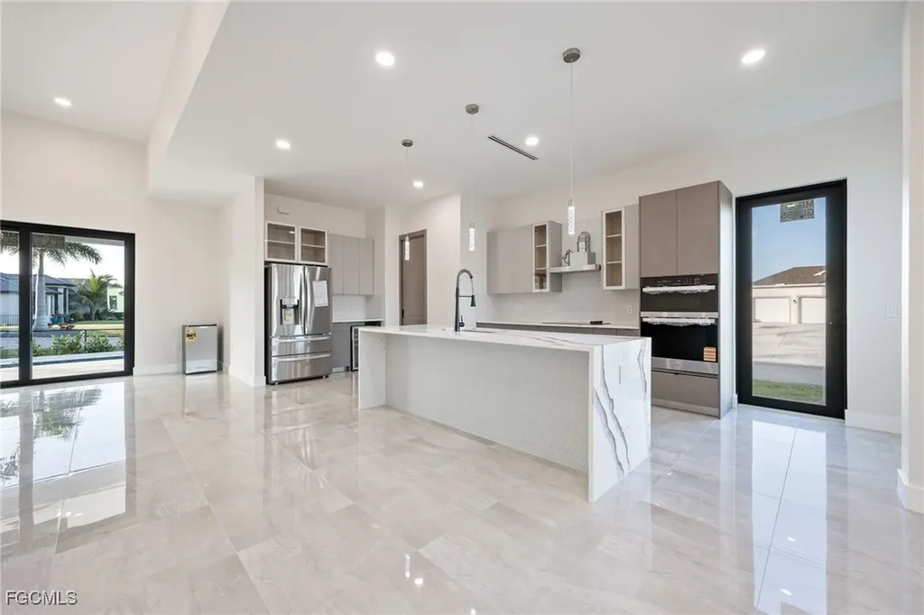 3232 NW 21st Street Cape Coral FL 33993