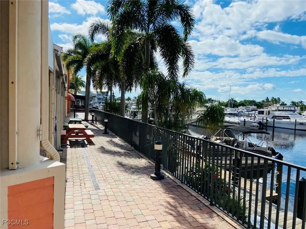 5865 Shell Cove Drive Cape Coral FL 33914