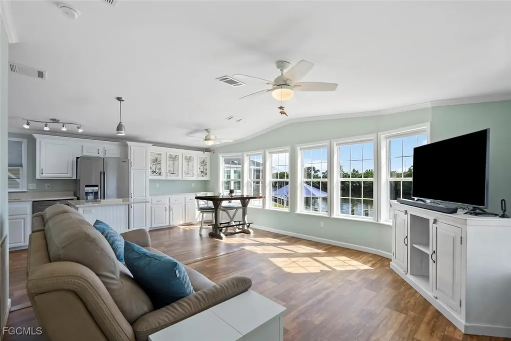 39 Channel Lane Fort Myers FL 33905