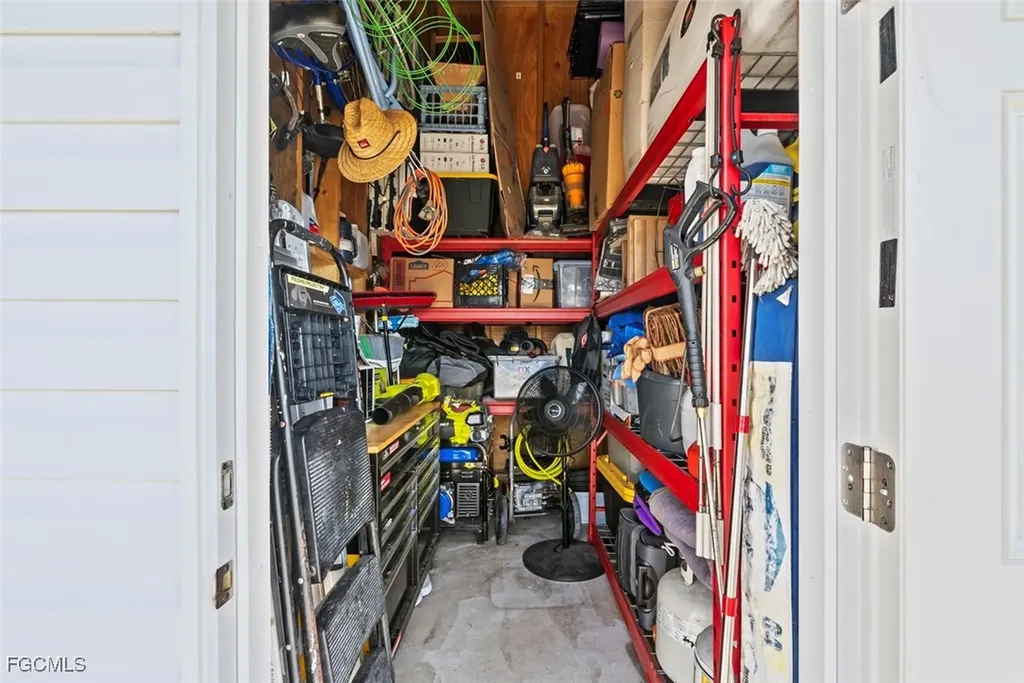 39 Channel Lane Fort Myers FL 33905