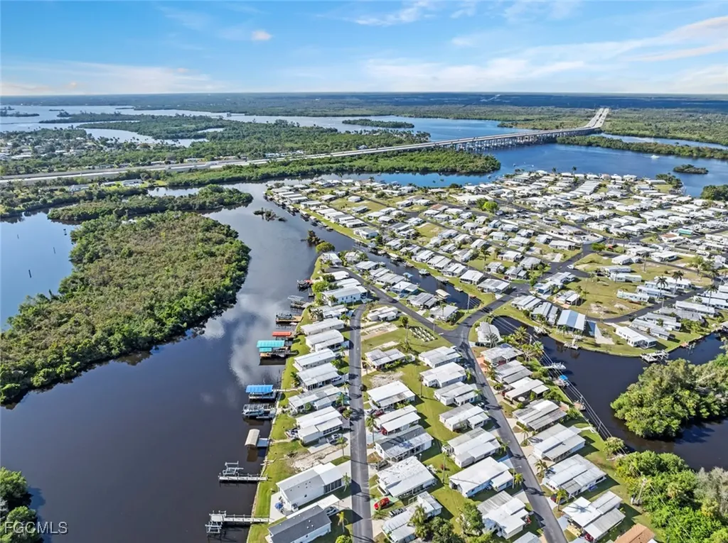 39 Channel Lane Fort Myers FL 33905