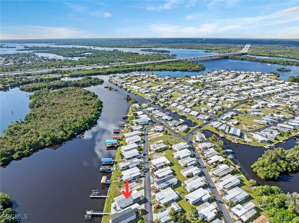 39 Channel Lane Fort Myers FL 33905