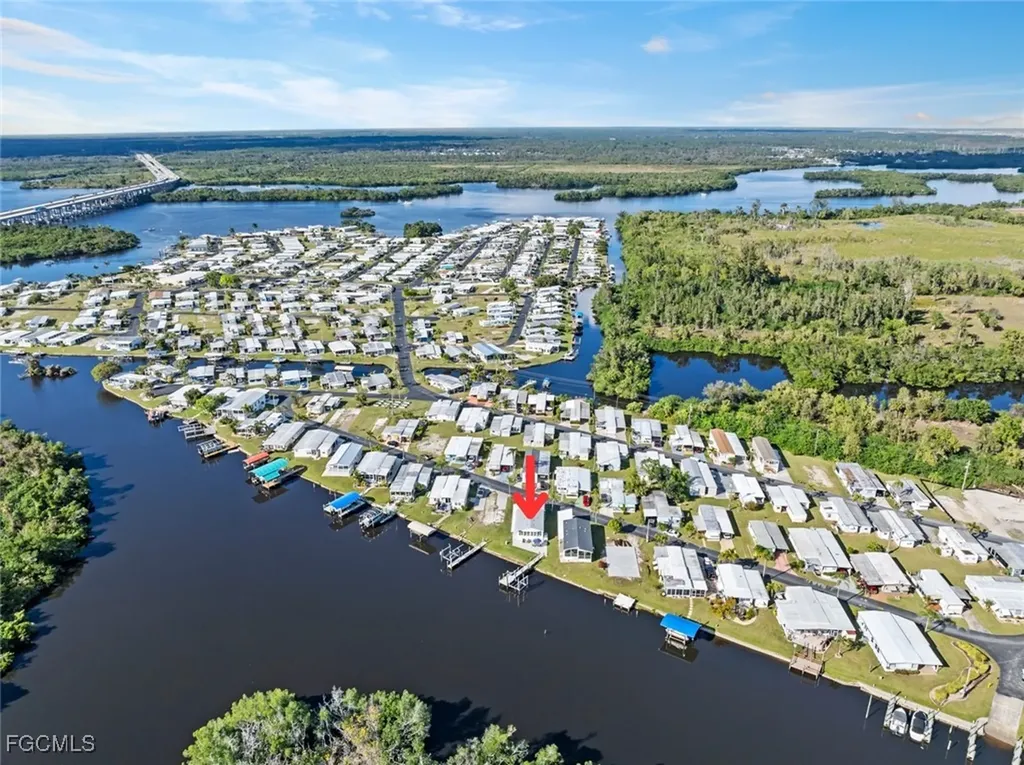 39 Channel Lane Fort Myers FL 33905