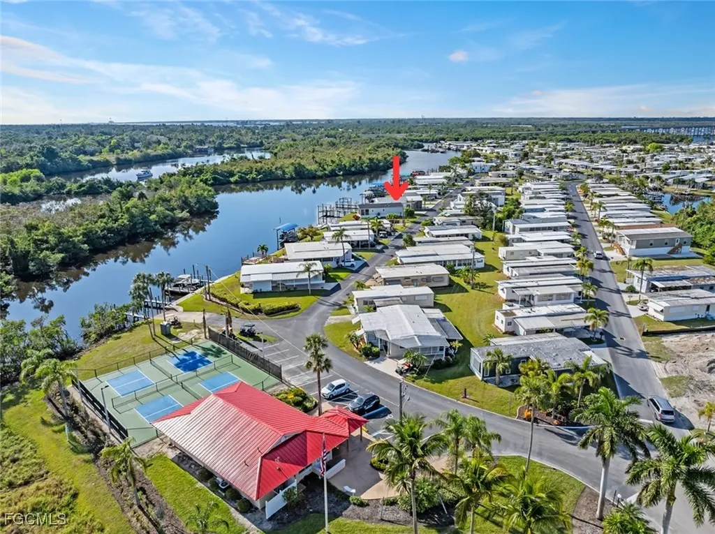 39 Channel Lane Fort Myers FL 33905