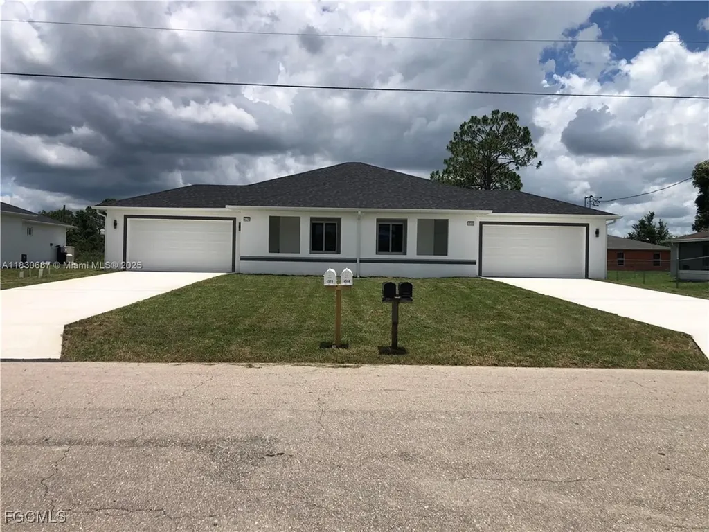 4568/4570 Golfview Boulevard Lehigh Acres FL 33973