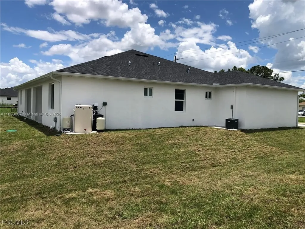 4568/4570 Golfview Boulevard Lehigh Acres FL 33973