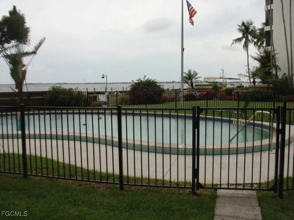 2350 W 1st Street Fort Myers FL 33901