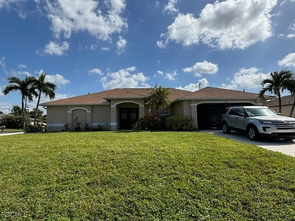 3217 SW 12th Avenue Cape Coral FL 33914