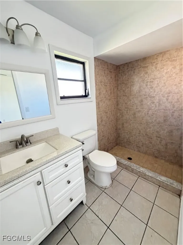 3313 SE 4th Avenue Cape Coral FL 33904