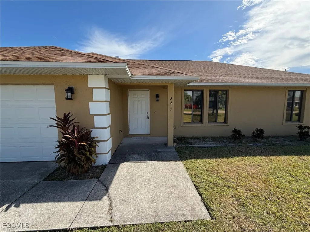 3313 SE 4th Avenue Cape Coral FL 33904