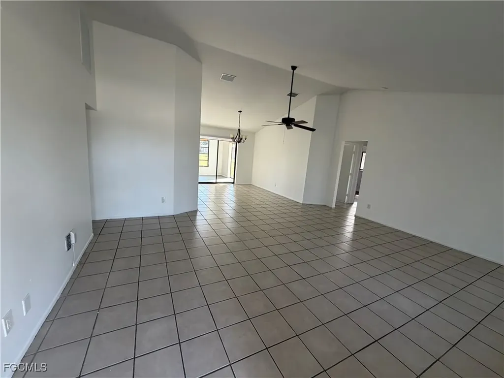 3313 SE 4th Avenue Cape Coral FL 33904