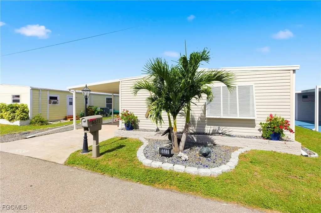 5517 Sir Walter Way North Fort Myers FL 33917