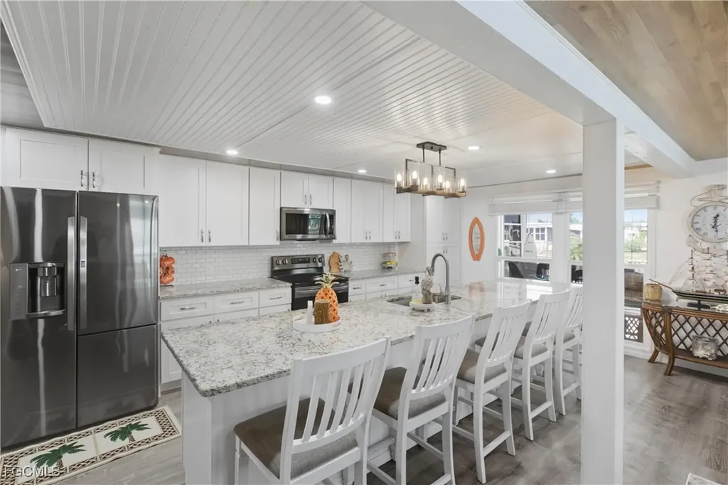 5517 Sir Walter Way North Fort Myers FL 33917