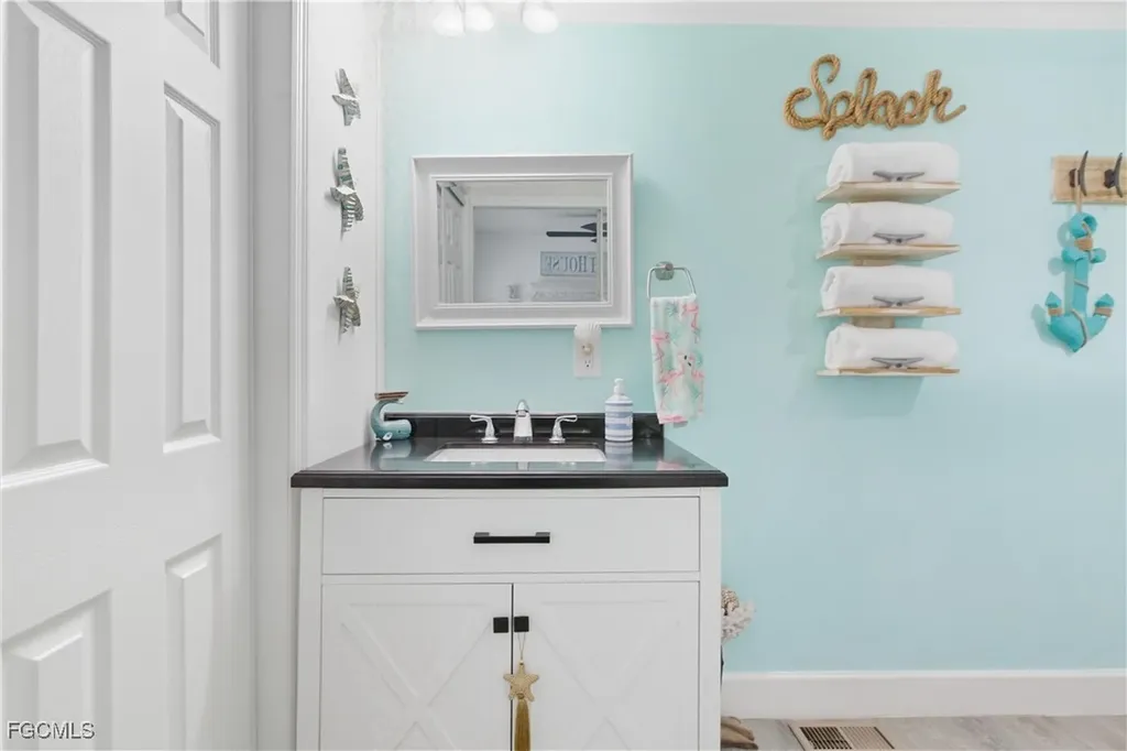 5517 Sir Walter Way North Fort Myers FL 33917