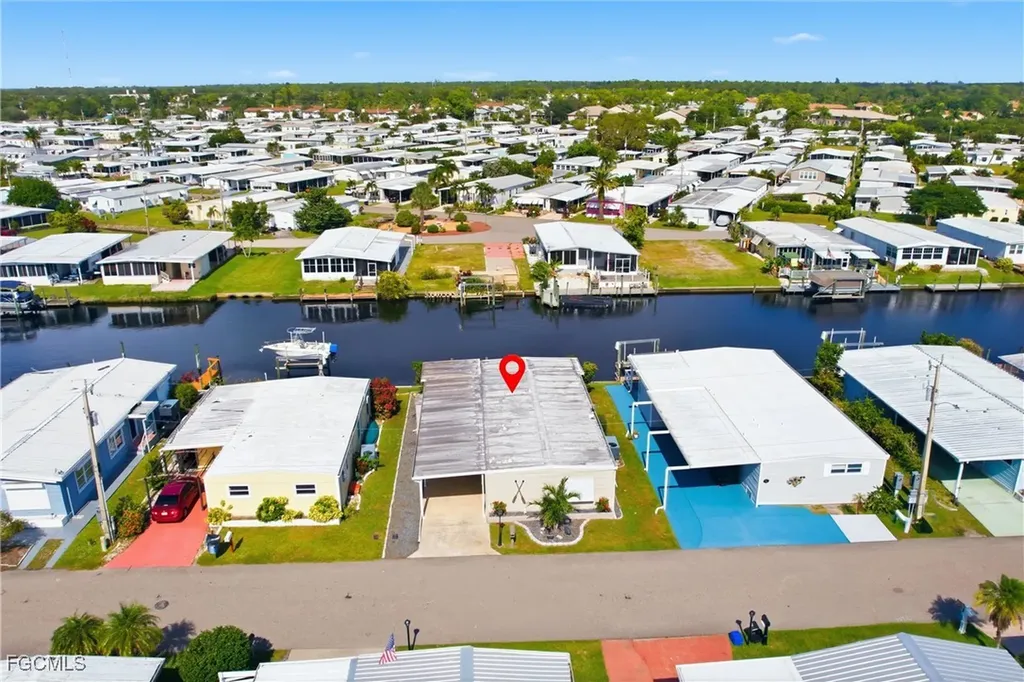 5517 Sir Walter Way North Fort Myers FL 33917