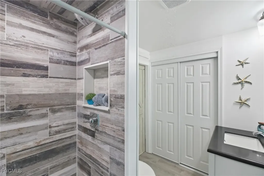 5517 Sir Walter Way North Fort Myers FL 33917