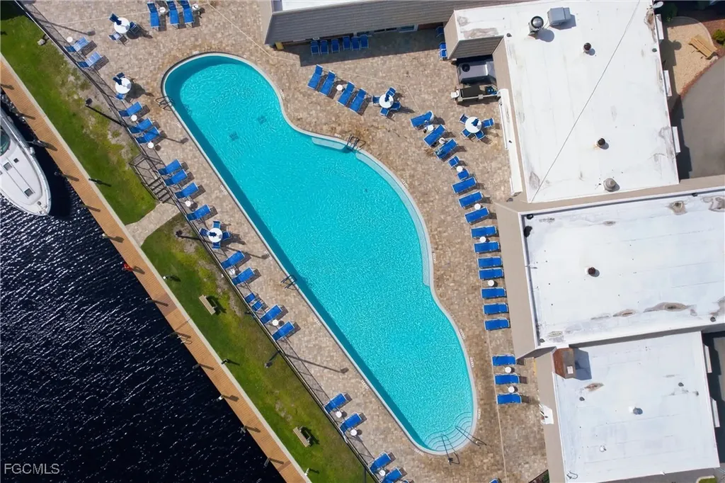 5517 Sir Walter Way North Fort Myers FL 33917