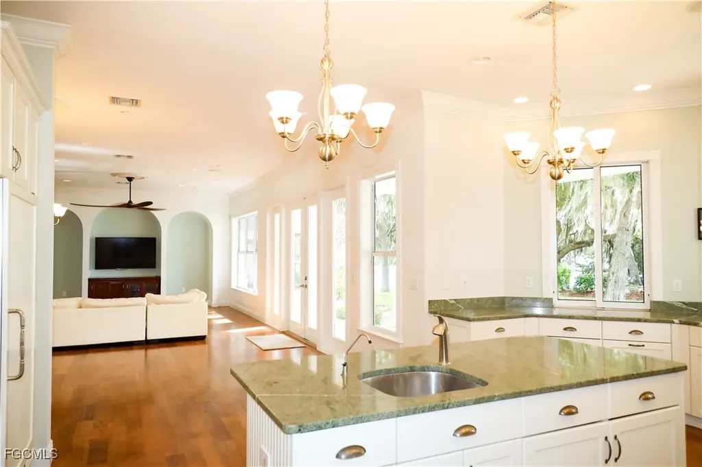 16470 Oakview Circle Alva FL 33920