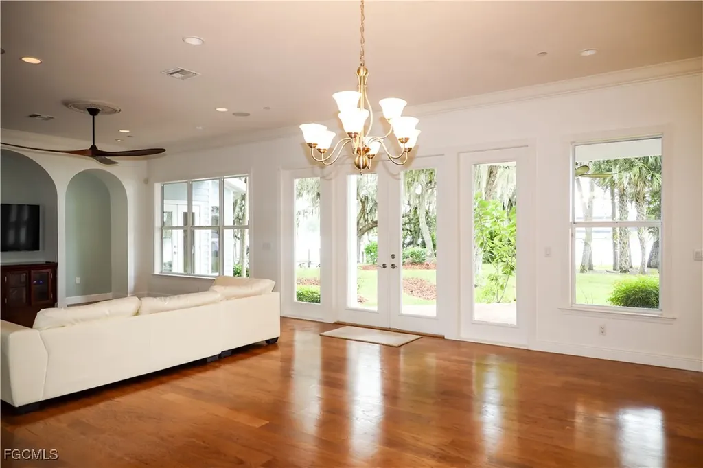 16470 Oakview Circle Alva FL 33920