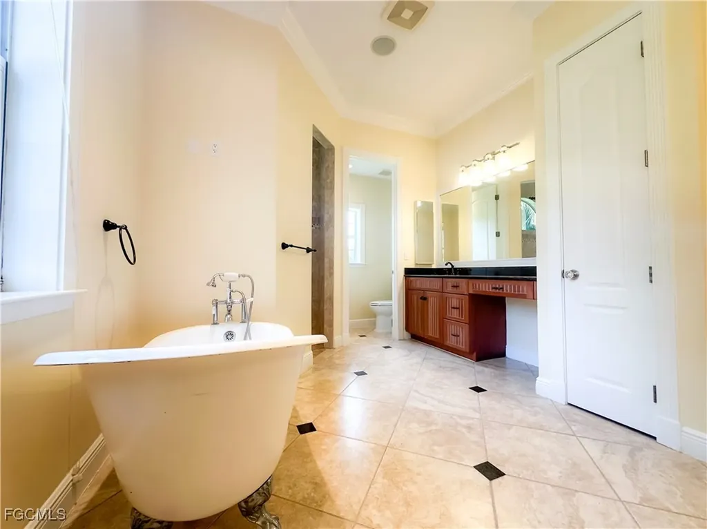 16470 Oakview Circle Alva FL 33920