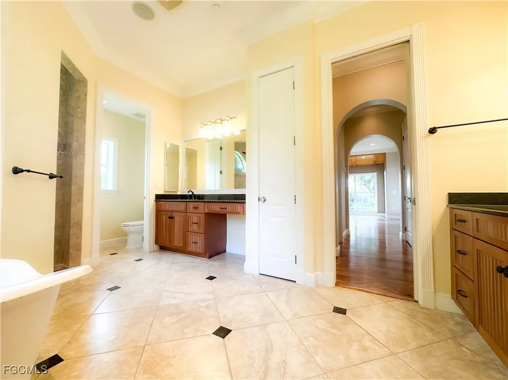 16470 Oakview Circle Alva FL 33920