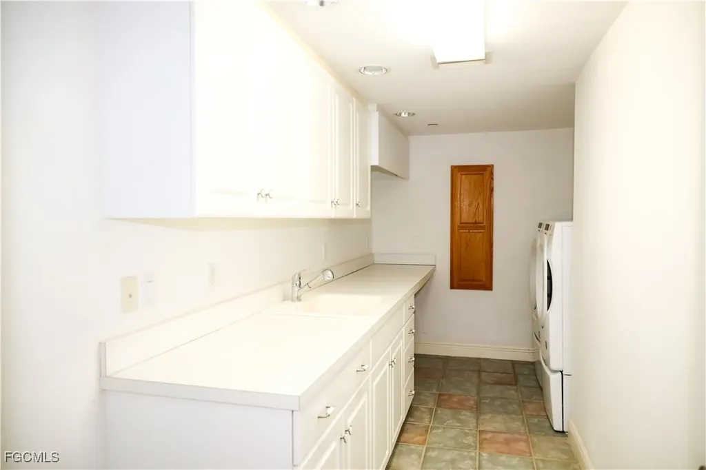 16470 Oakview Circle Alva FL 33920