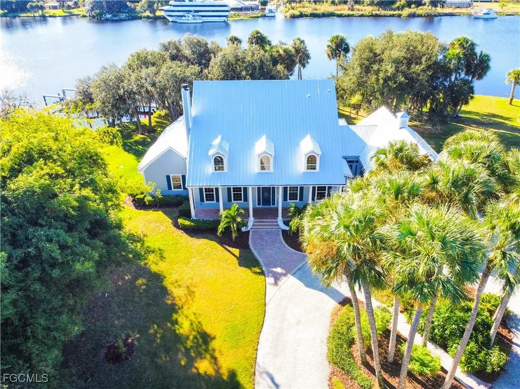 16470 Oakview Circle Alva FL 33920