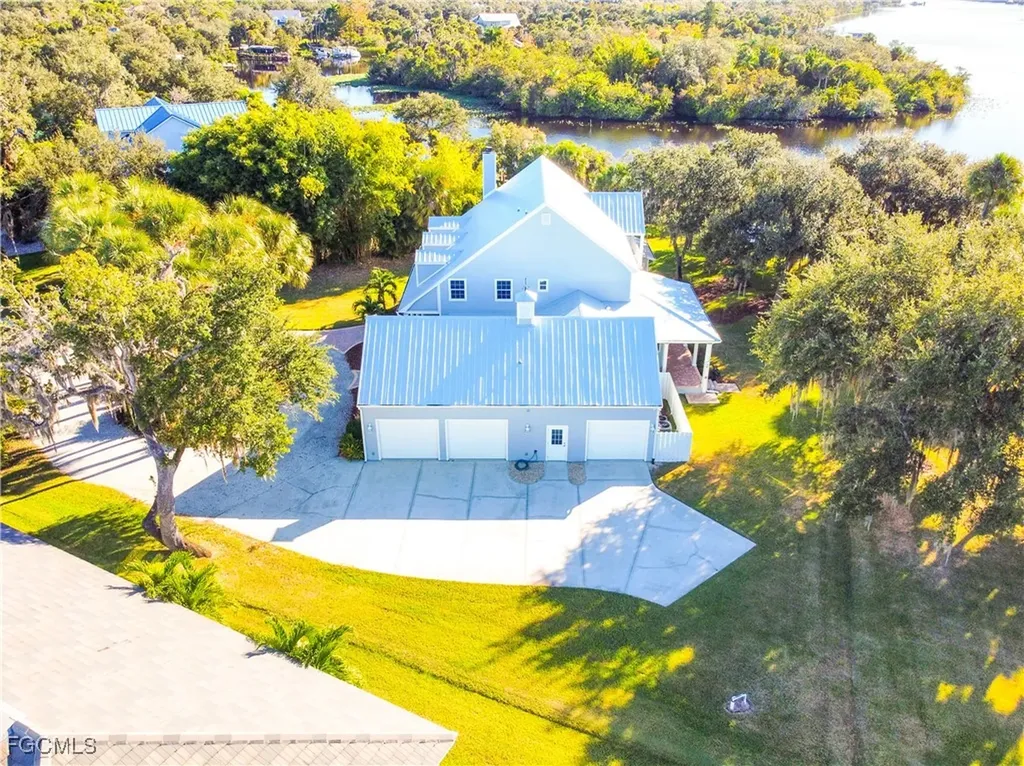 16470 Oakview Circle Alva FL 33920