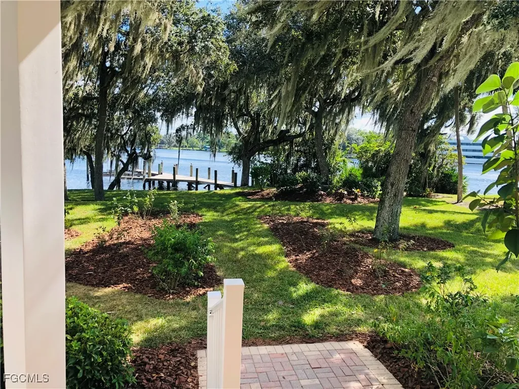 16470 Oakview Circle Alva FL 33920