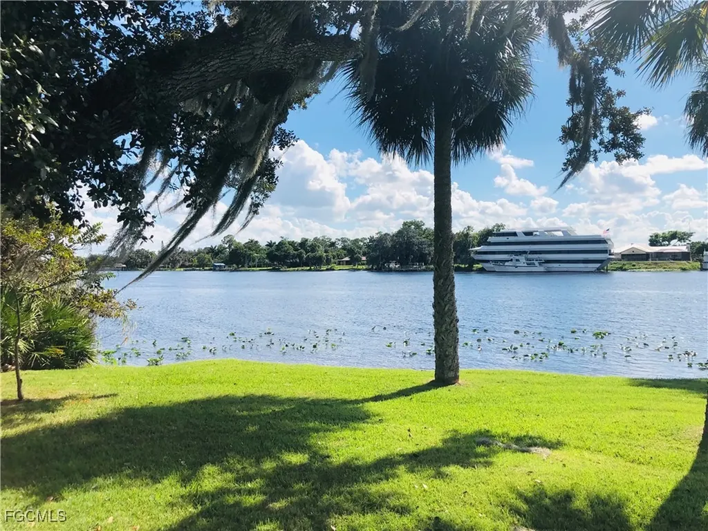 16470 Oakview Circle Alva FL 33920