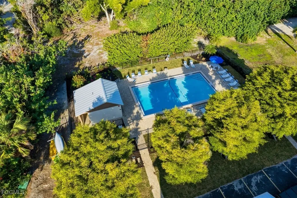 1250 Tennisplace Court Sanibel FL 33957