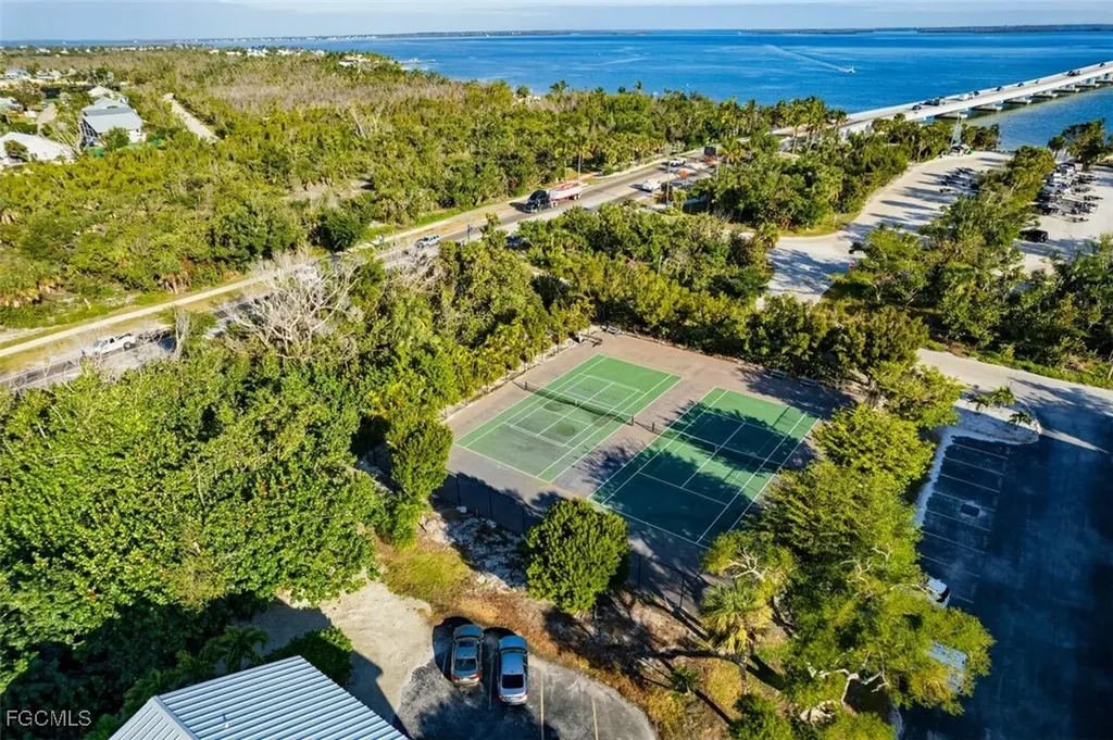 1250 Tennisplace Court Sanibel FL 33957