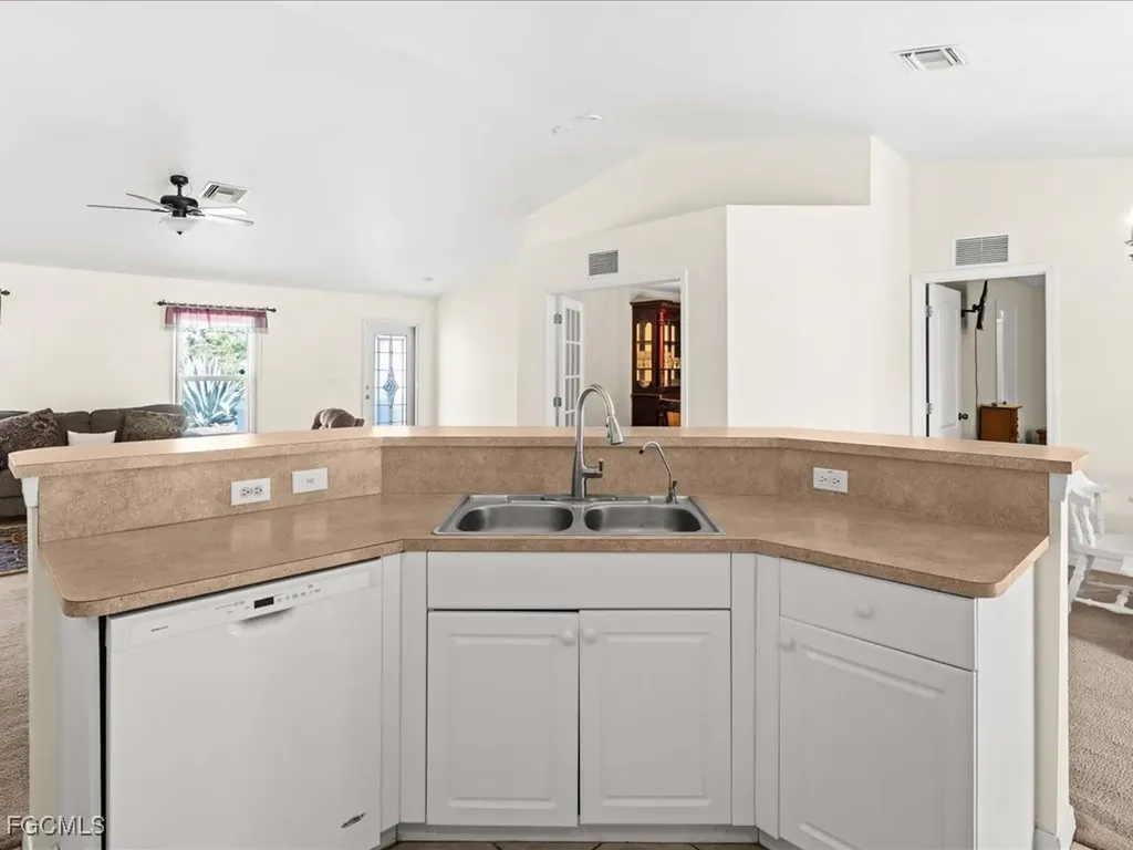 4427 NE 21st Place Cape Coral FL 33909