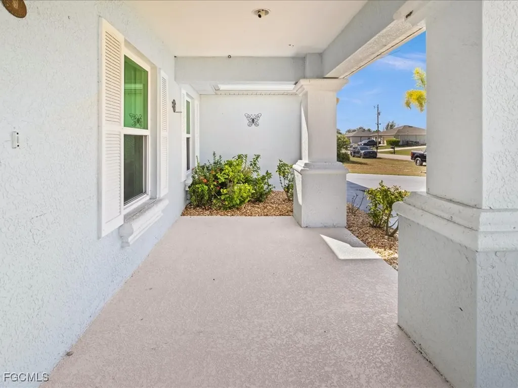 4427 NE 21st Place Cape Coral FL 33909