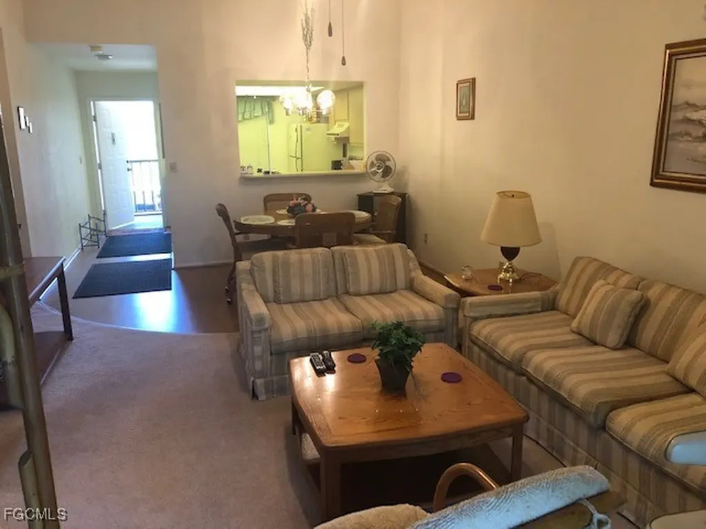 8534 Charter Club Circle Fort Myers FL 33919