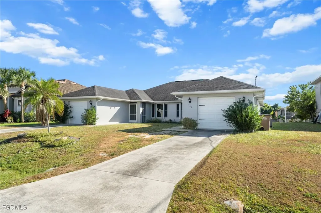 914/916 SE 14th Terrace Cape Coral FL 33990