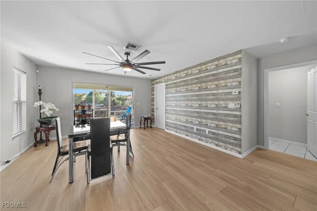 914/916 SE 14th Terrace Cape Coral FL 33990