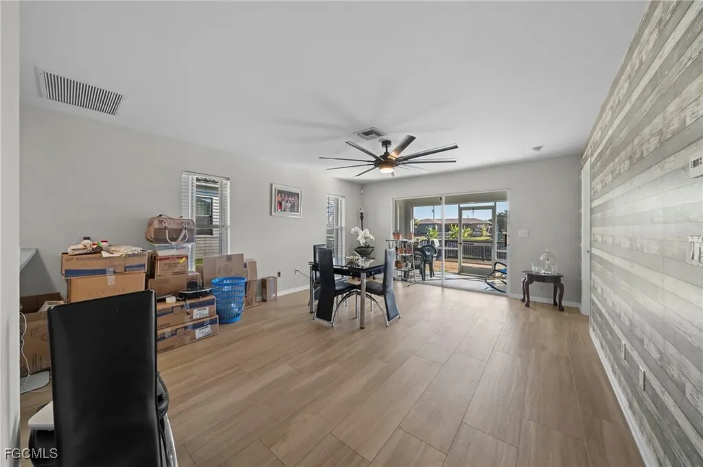 914/916 SE 14th Terrace Cape Coral FL 33990