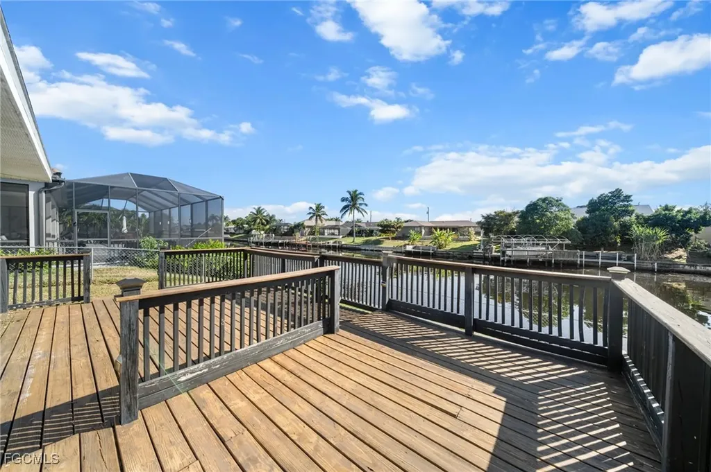 914/916 SE 14th Terrace Cape Coral FL 33990